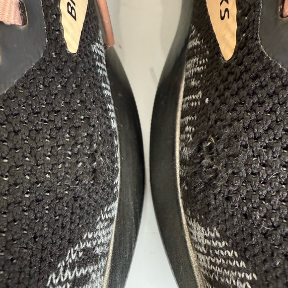 Brooks Levitate 4.0 Sneaker Black Pink Women’s Size 8 - Picture 9 of 10